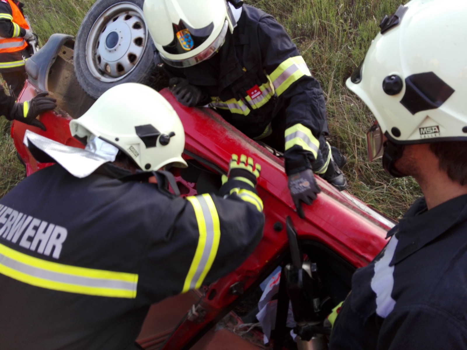 Technische Übung Menschenrettung - Freiwillige Feuerwehr Feuersbrunn